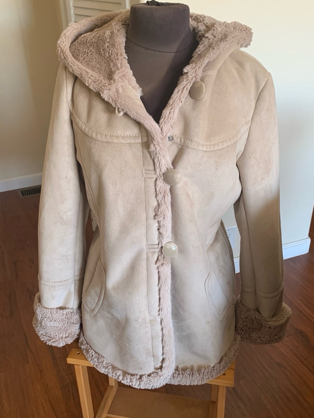 Jones New York Plush Hooded Faux fur beige Jacket , very warm coat